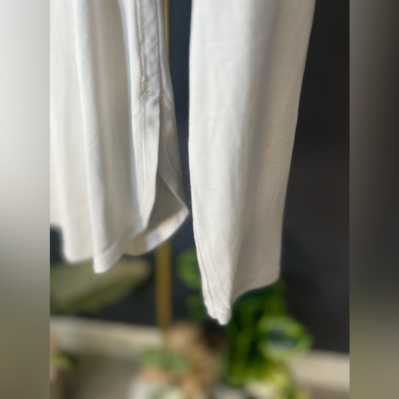 Lululemon - Picture 8 of 15